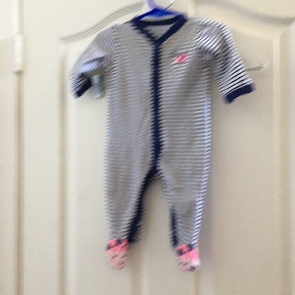 FINAL MARKDOWN Infant footed onesie 6 months